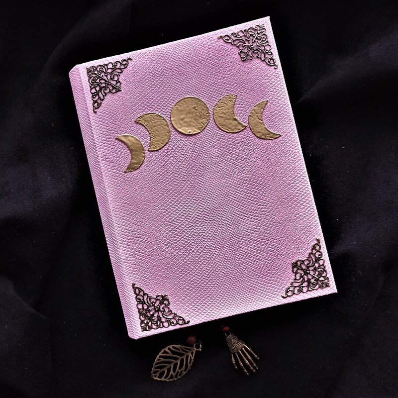 Triple moon spell book Real witch practical book of shadow Witchcraft antique - 笔记本/手帐 - 纸 粉红色