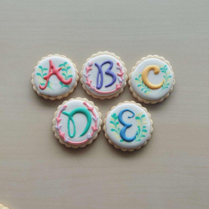 NIJI Cupcake 字母草写糖霜饼干组合 - 手工饼干 - 新鲜食材 多色