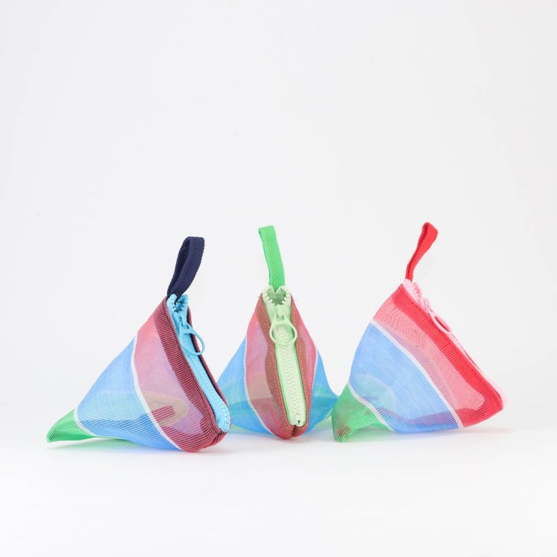 24小时内出货 茄芷阿嬷 复古三角立体收纳包/零钱包 - 零钱包 - 塑料 