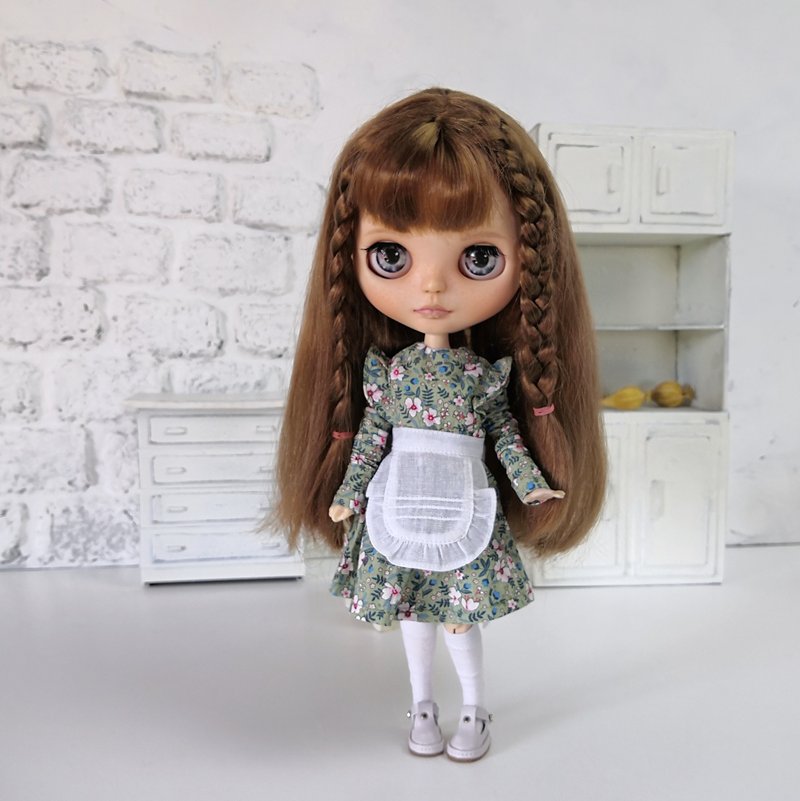 Blythe 娃娃的质朴连衣裙。绿色碎花娃娃裙。服装布莱斯娃娃 - 玩偶/公仔 - 棉．麻 