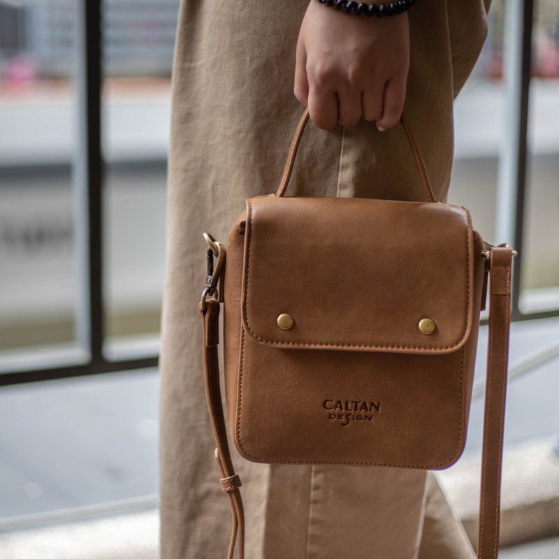 真皮/斜背包 熊耳小方包 234014ht - 侧背包/斜挎包 - 真皮 卡其色