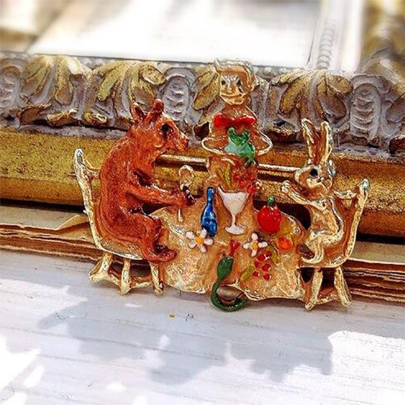 The Party in Woods Forest Feast / Pin Brooch - 胸针 - 其他金属 