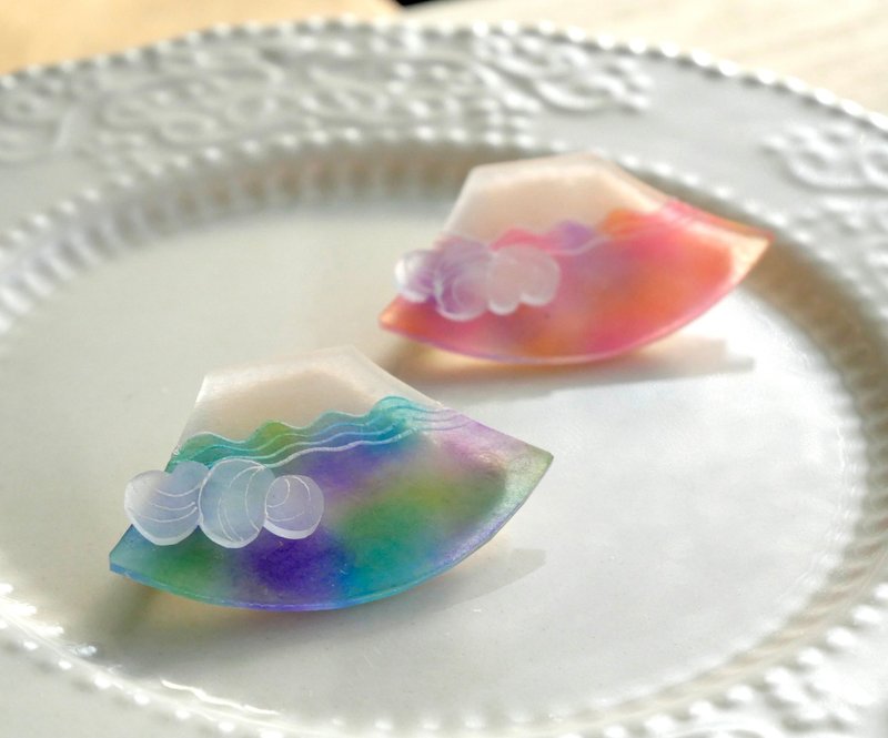 Fuji  (Mount Fuji) brooch - 胸针 - 塑料 