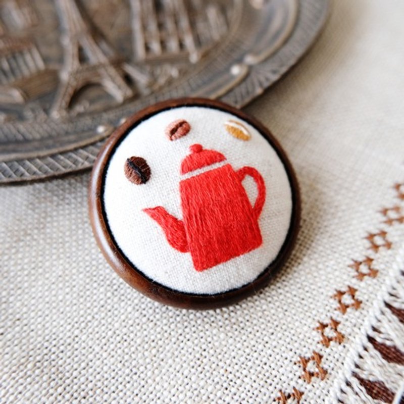 cafe brooch, small coffee pot, red - 胸针 - 绣线 红色