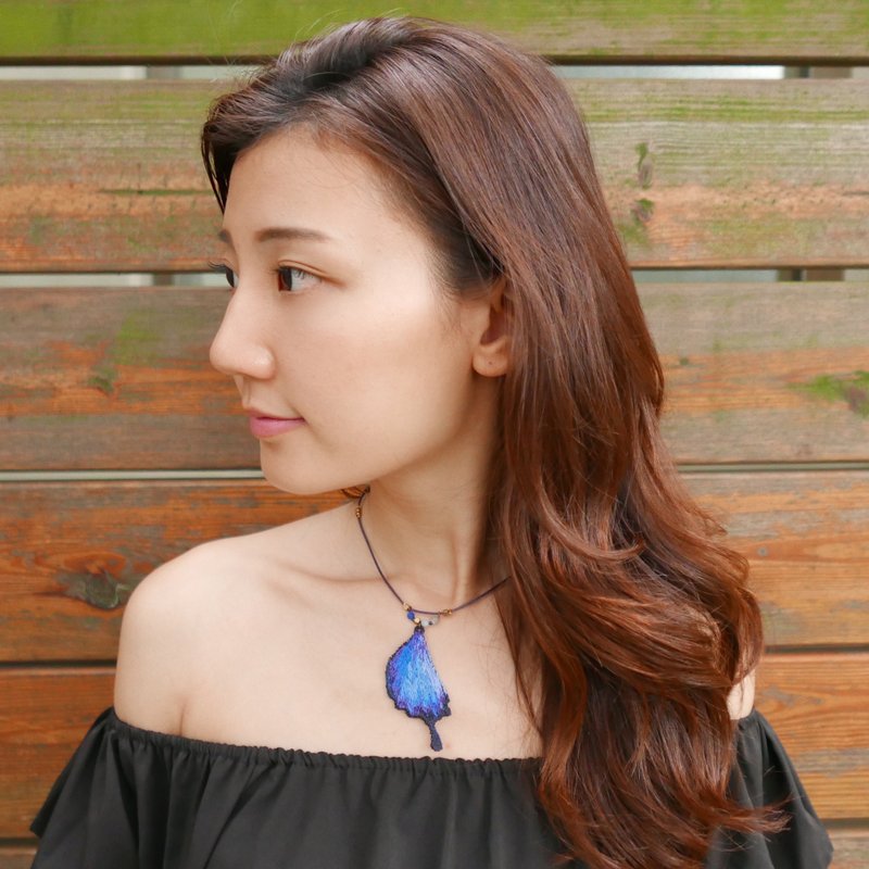 刺绣 蝴蝶 凤尾项链 / 天堂凤蝶 Ulysses Butterfly - 项链 - 绣线 蓝色