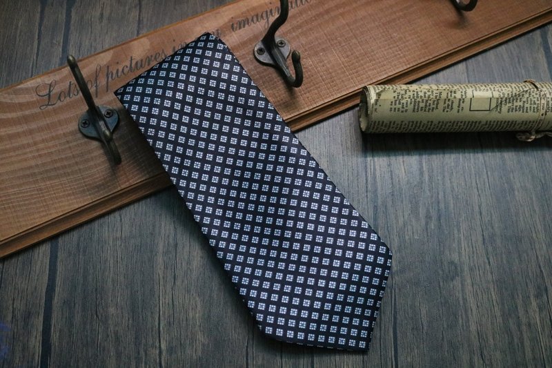 黑色菱形格纹低调领带/型男窄版休闲雅痞necktie - 领带/领带夹 - 丝．绢 黑色