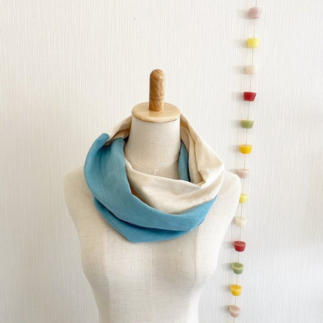 Made in Japan High quality double gauze fluffy dreamy snood bicolor vanilla milk sax blue - 围巾/披肩 - 棉 多色