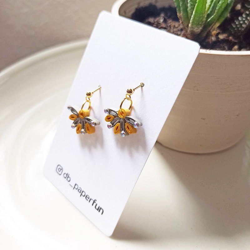 纸工艺 衍纸 卷纸 手作饰品—椭扇 - 耳环/耳夹 - 纸 金色