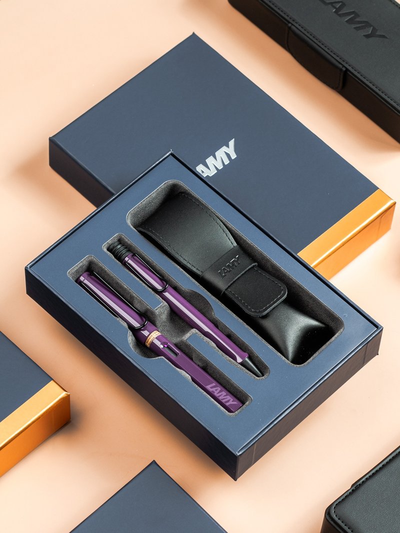 【雷雕刻字】 双入笔套蓝金礼盒 (钢笔+原子笔) / safari 黑莓 - 钢笔 - 塑料 紫色