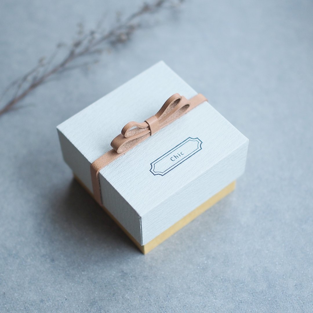 Engravable/Chic Gray) 55x55mm Butterfly ribbon Convey your feelings Gift box with genuine leather Paste box Sharp corners / Inner paste finish - 包装材料 - 纸 绿色