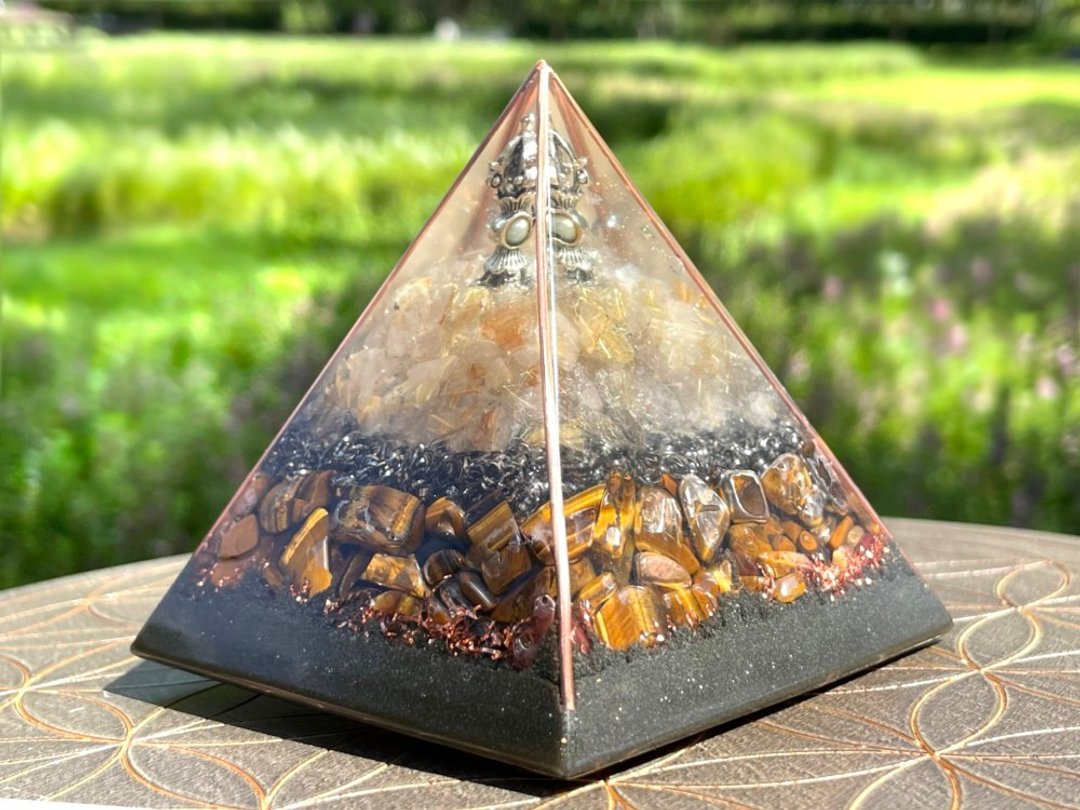 金刚杵奥刚能量金字塔 | 虎眼石与金发晶 | 丰盛富足 - 摆饰 - 水晶 咖啡色