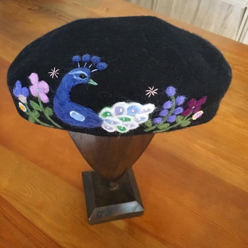 beret of peacock - 帽子 - 羊毛 黑色