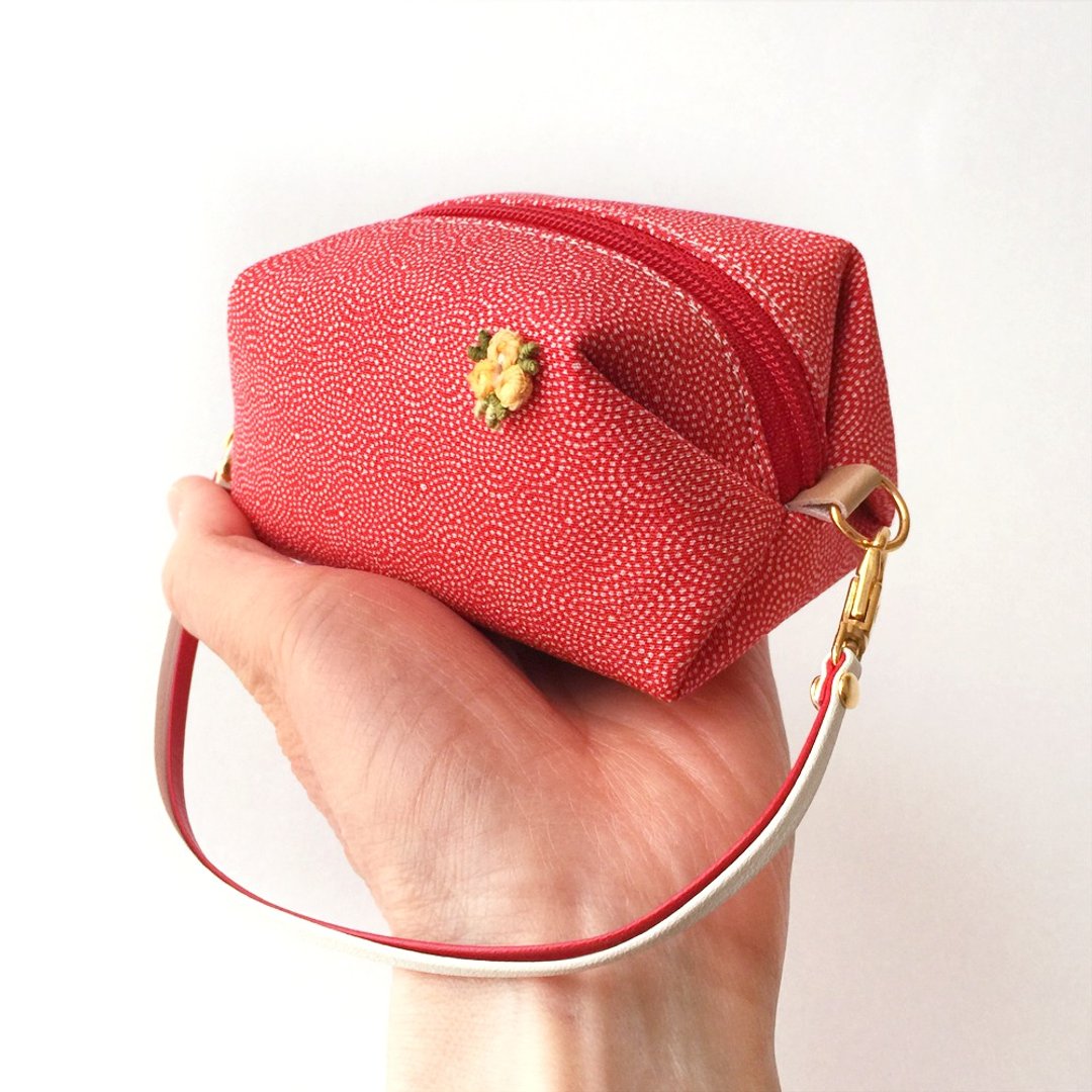 Pouch (Small) - Two-tone color Leather strap (Clasps : Gold) - Set - 化妆包/杂物包 - 其他材质 红色