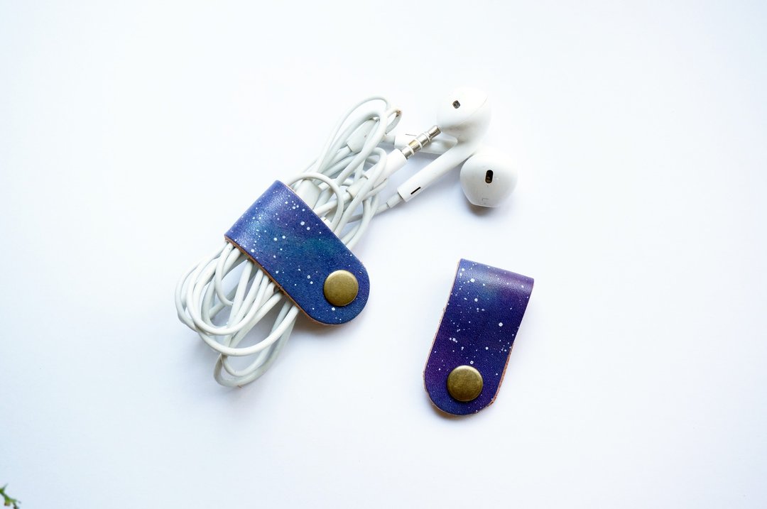 岁末惊喜 2入短款集线器 卷线器 手染宇宙星空 圣诞节 交换礼物 - 卷线器/电线收纳 - 真皮 紫色