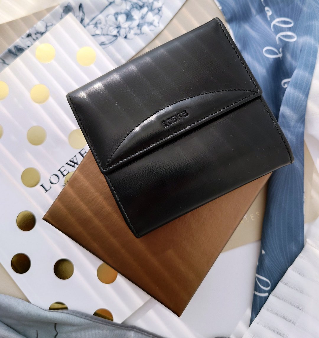 中古品附盒 Loewe 银包钱包零钱包皮夹短夹 卡套卡片夹卡片套卡夹 - 皮夹/钱包 - 真皮 黑色