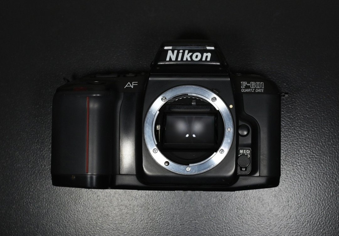 【经典古物】尼康 NIKON F601 单反 自动对焦 电子底片 单眼相机 - 相机 - 其他材质 