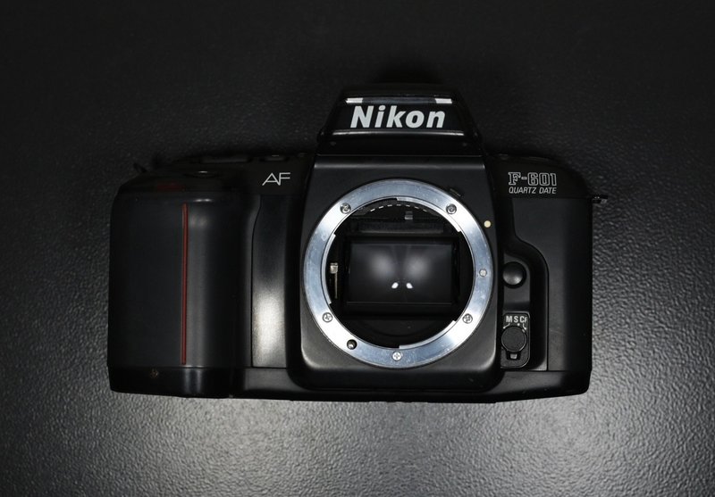 【经典古物】尼康 NIKON F601 单反 自动对焦 电子底片 单眼相机 - 相机 - 其他材质 
