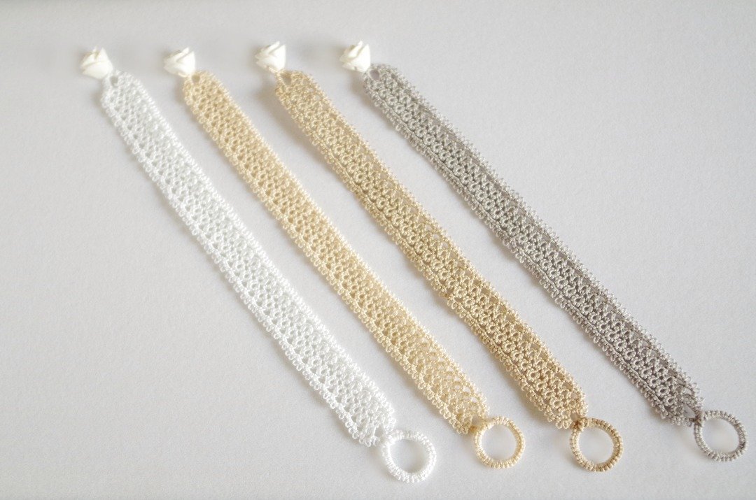 Rose clasp tatting lace bracelet, white, Brown, gray - 手链/手环 - 棉 白色
