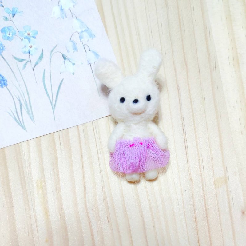 桃红蓬蓬裙小白兔-羊毛毡 别针 - 手套 - 羊毛 白色
