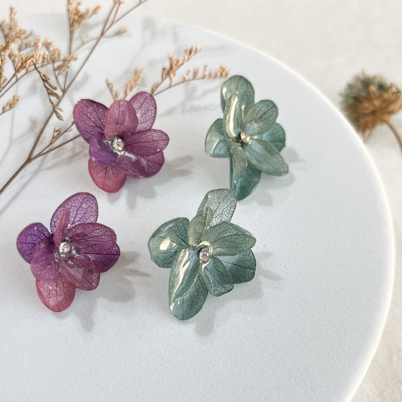 o飞花令o 紫阳花耳环⋯真花饰品⋯永生绣球花-毕业礼物 - 耳环/耳夹 - 树脂 紫色