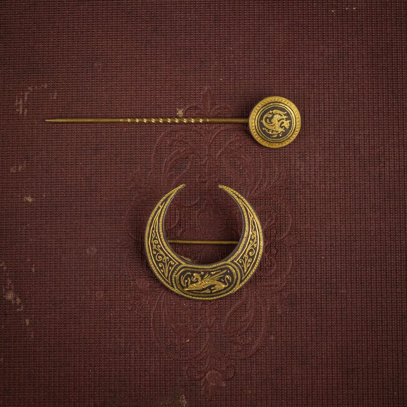 西班牙古董 大马士革24K金镶嵌工艺 火龙图腾 小圆领针与月牙胸针 - 胸针 - 24k 金 金色