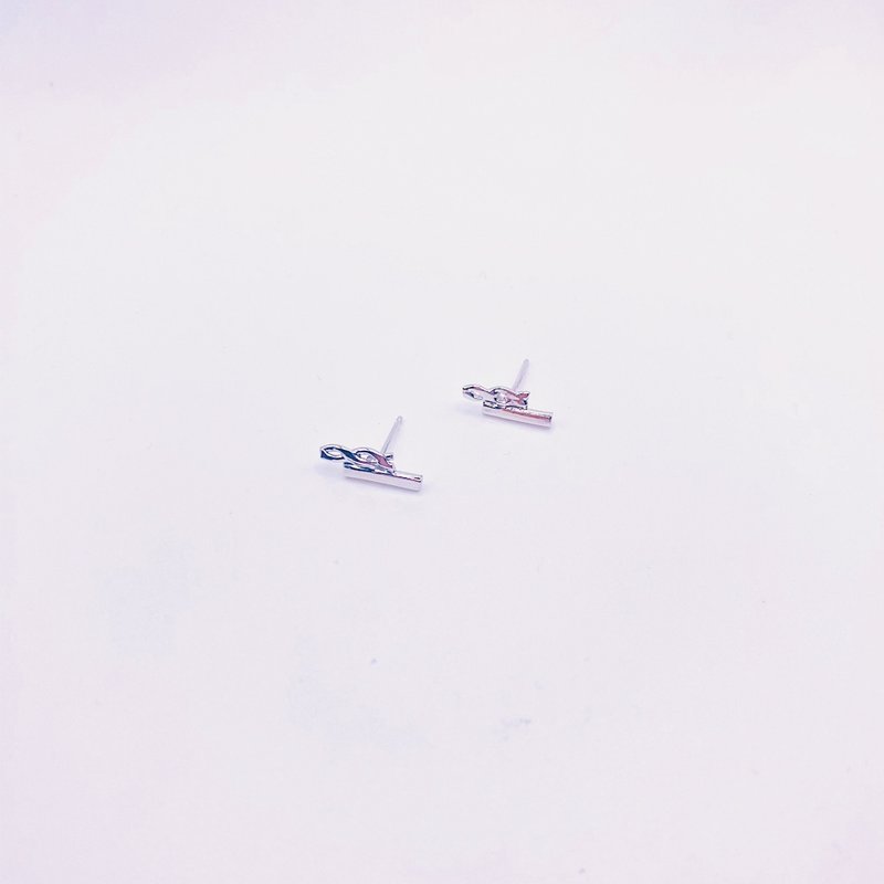 毛尼双线个性耳环 - 耳环/耳夹 - 银 银色