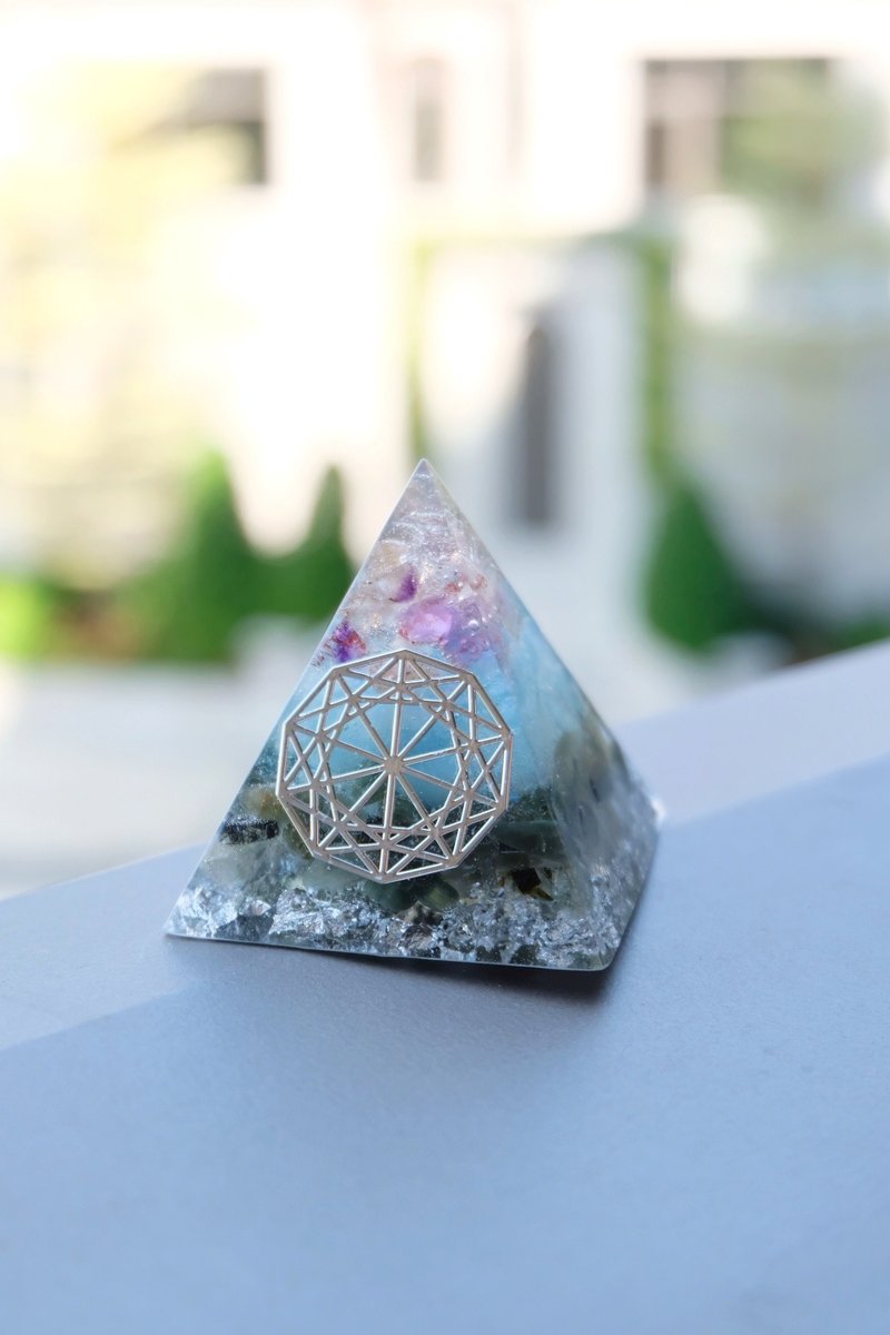 【超级七•海蓝宝•绿发晶】 奥根能量塔Orgonite (6cm/5cm) - 摆饰 - 水晶 