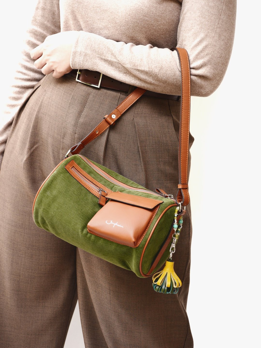 波士顿包 Neko Round Duffel Bag - Matcha 抹茶 灯心绒 - 侧背包/斜挎包 - 真皮 绿色
