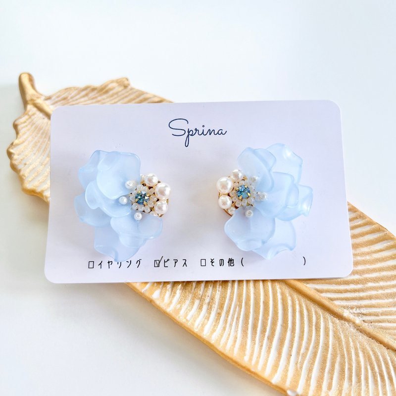 荷叶边花朵耳环 -淺藍色 - 耳环/耳夹 - 压克力 蓝色