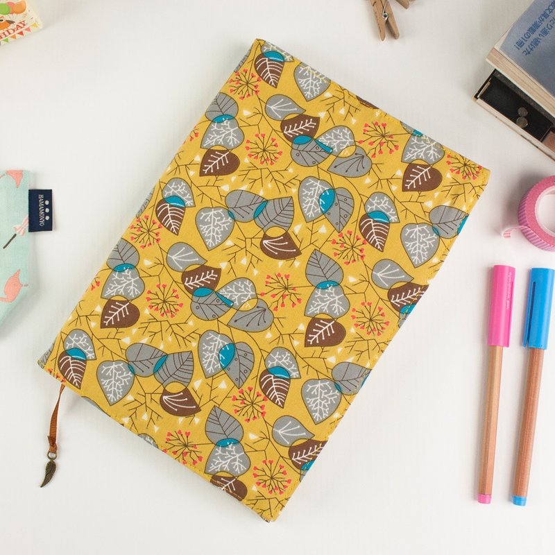 【书の衣】限量 A5/25K 可调式棉麻布多功能布书套/布书衣-黄叶 - 笔记本/手帐 - 棉．麻 黄色