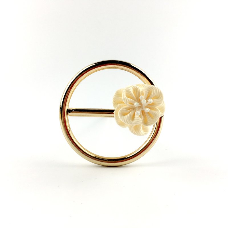 Kaika Ato / 山茶茶-小淡藕粉 / 日式和风布花 / つまみ细工 花簪 - 发饰 - 其他材质 橘色