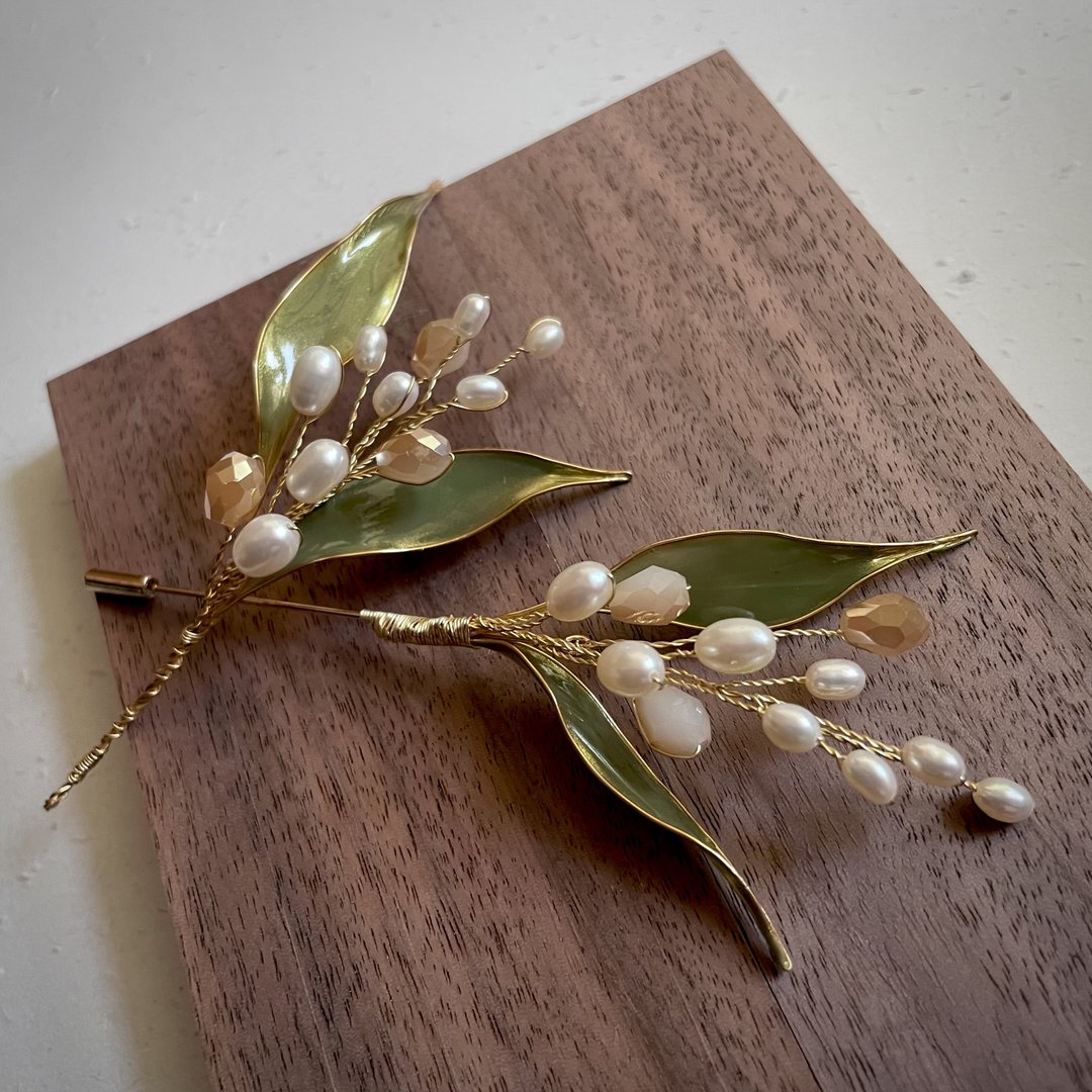 Lucette - 手作饰品 淡水珍珠/水晶 新娘头饰/新郎胸针 结婚礼物 - 发饰 - 其他材质 