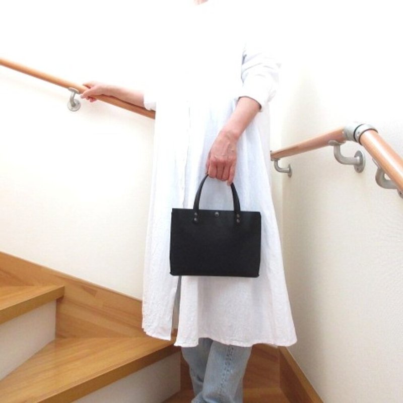 Cowhide・New Size・Flat Minimal Tote・Smooth Black・032 - 手提包/手提袋 - 真皮 黑色