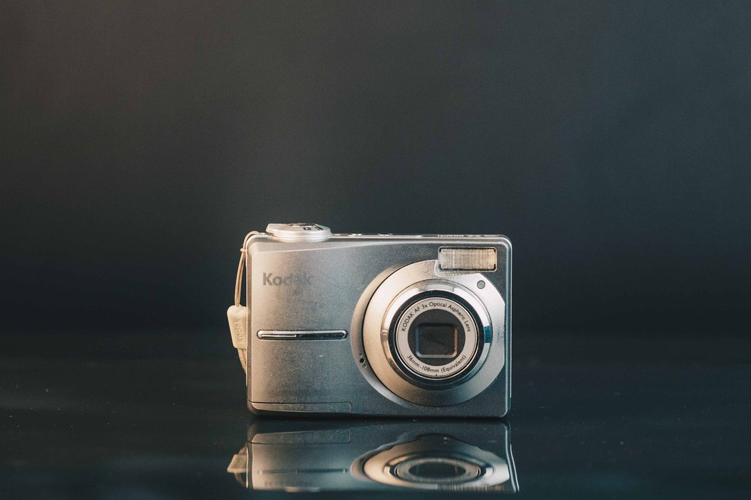 Kodak Easyshare C813 8.2 MP 单机身 - 相机 - 其他金属 黑色