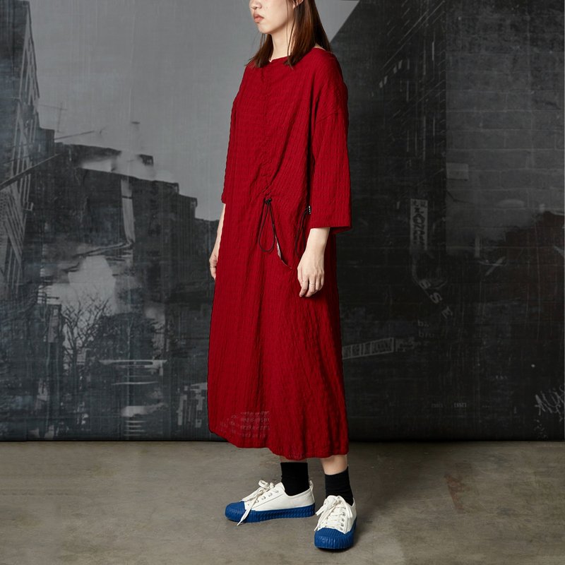 RE_火山下生活连帽七分袖织纹洋装 - 洋装/连衣裙 - 羊毛 红色