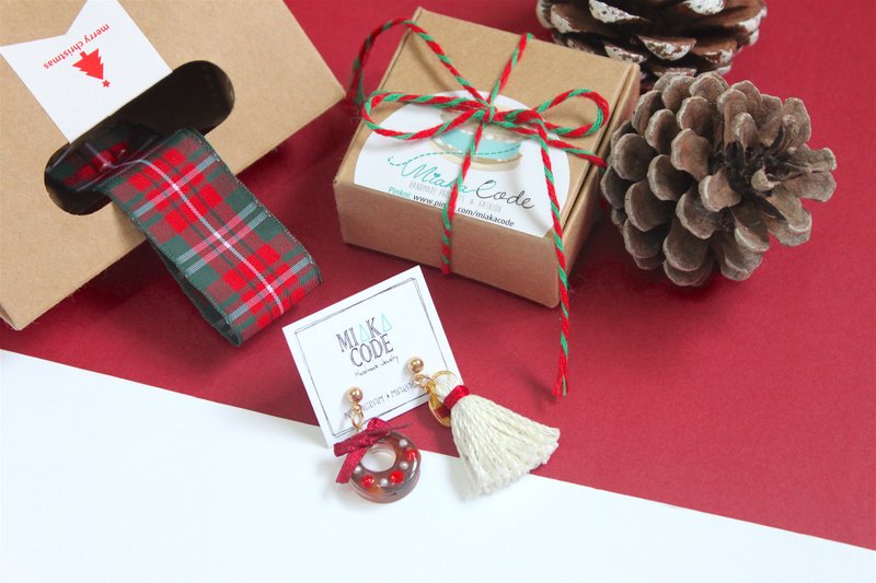 ＊XMAS限定特别版＊红白流苏 圣诞花圈 花环 日本抗敏耳针 耳环/夹式耳环 交换礼物 - 耳环/耳夹 - 其他材质 红色