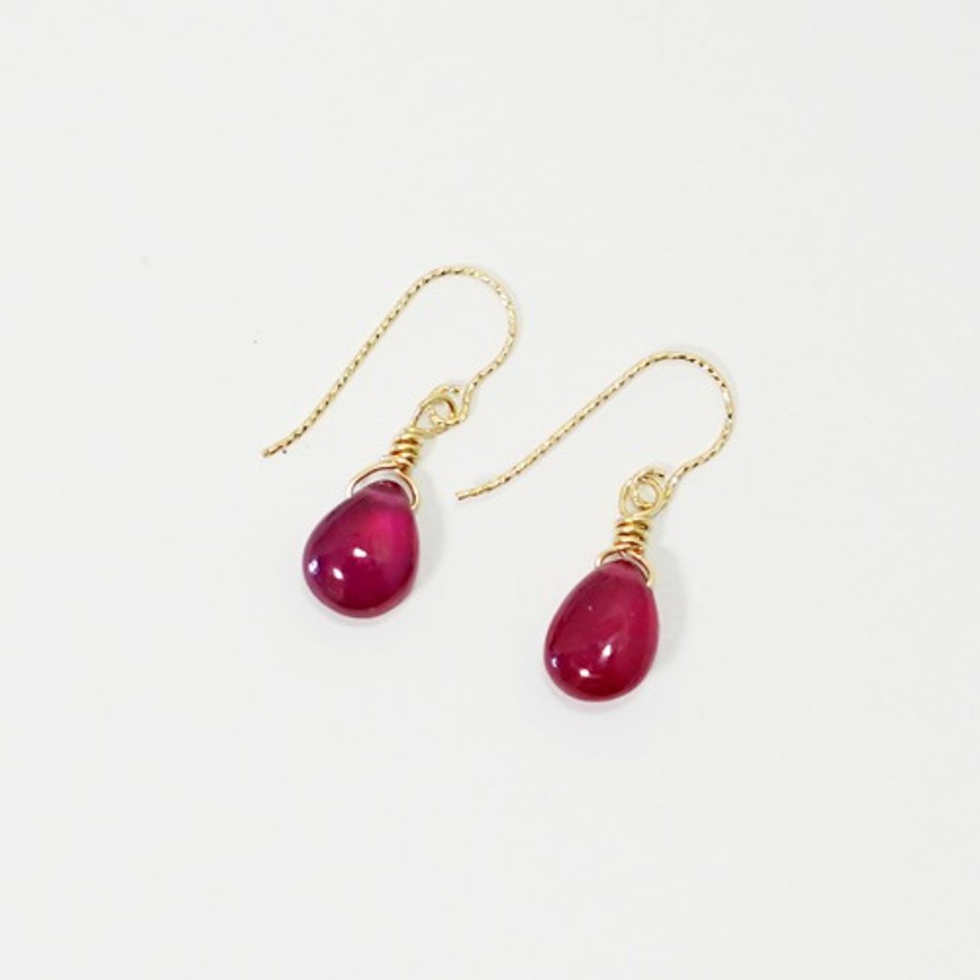 One ruby hook earring 14kgf/both ears - 耳环/耳夹 - 宝石 红色