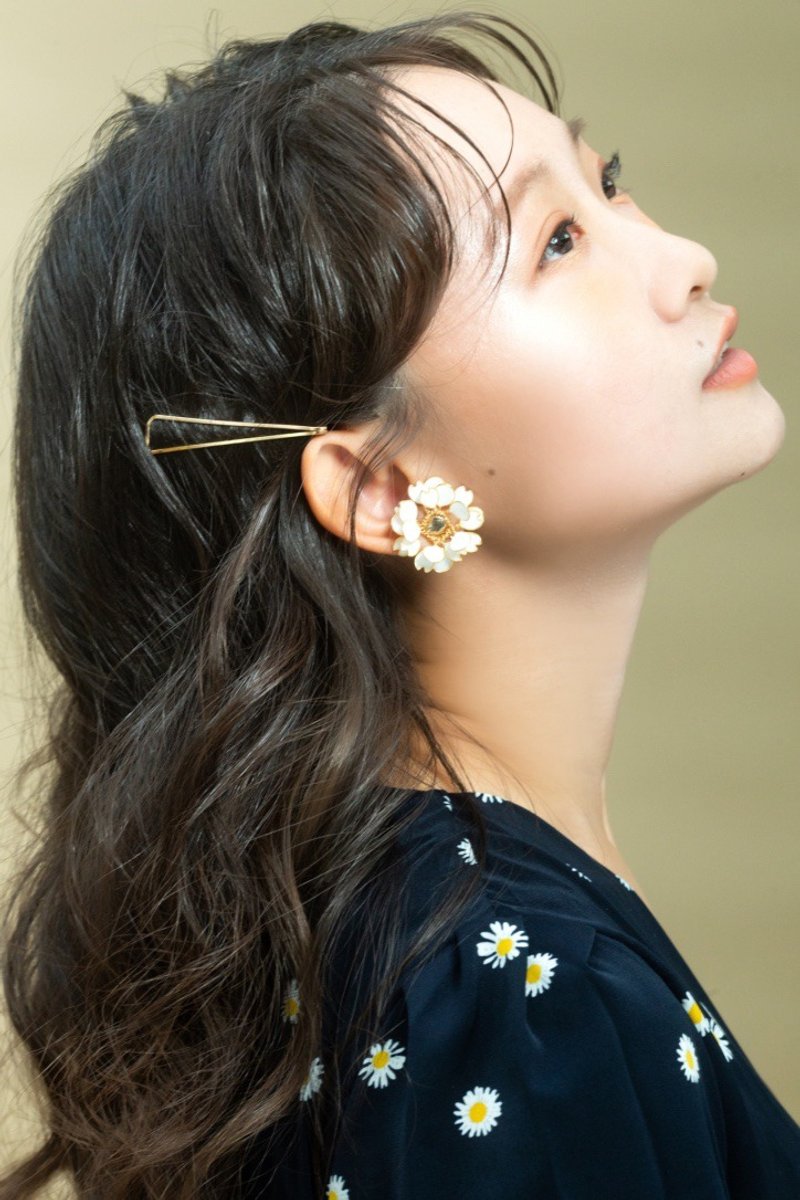 富白-白 - 耳环/耳夹 - 其他材质 白色