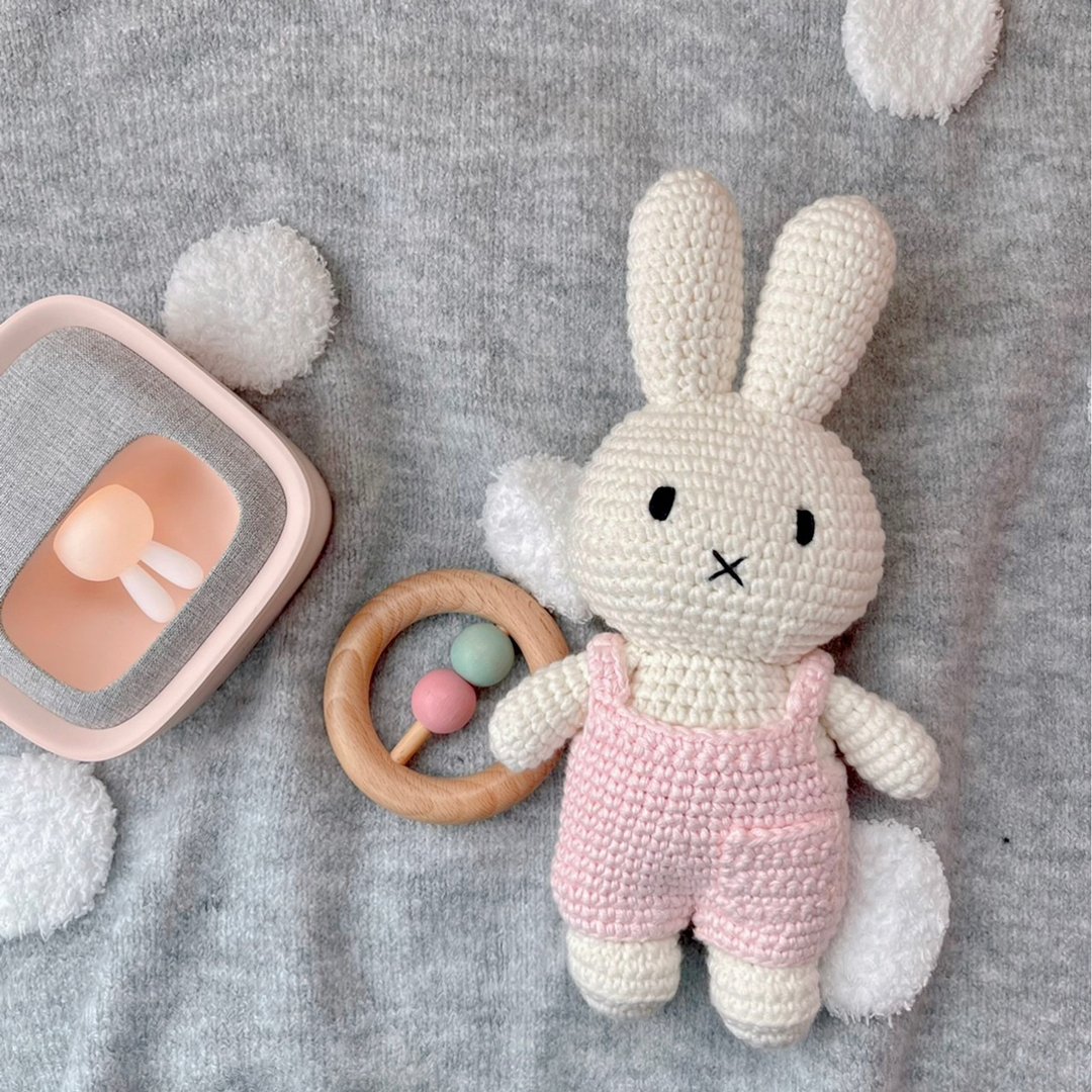荷兰 Just Dutch | Miffy 米飞兔 编织娃娃和她的粉红吊带裤 - 玩偶/公仔 - 棉 粉红色