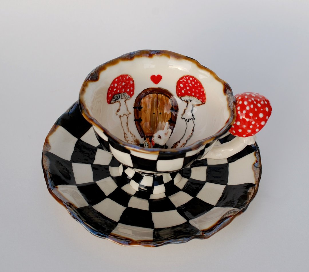 Tea cup and saucer set Alice in Wonderland Surprise cup Rabbit figurine - 茶具/茶杯 - 瓷 多色