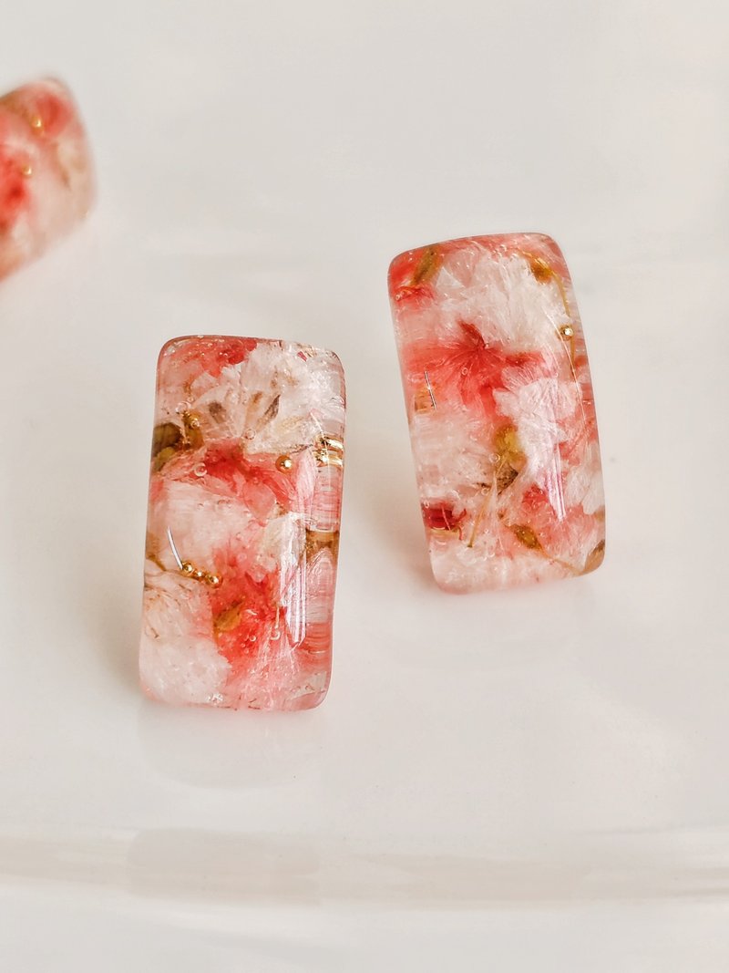 #EA156 白白朱朱 西瓜红 真花 耳针耳夹 - 耳环/耳夹 - 植物．花 红色