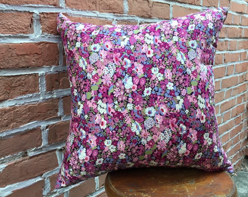 英国细致棉/乡村野菊 抱枕 - 枕头/抱枕 - 棉．麻 多色