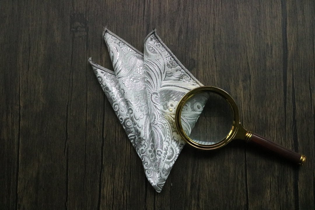 銀色龍紋真絲口袋巾紳士商務手帕 - 手帕/方巾 - 丝．绢 银色