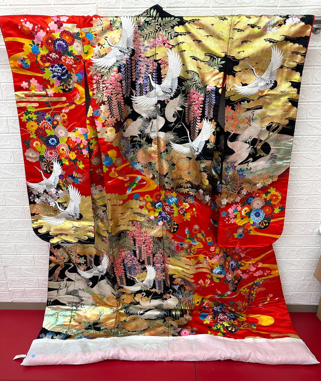 色打挂。日本新娘的神圣和服。UCHIKAKE. Wedding kimono - 其他 - 丝．绢 红色