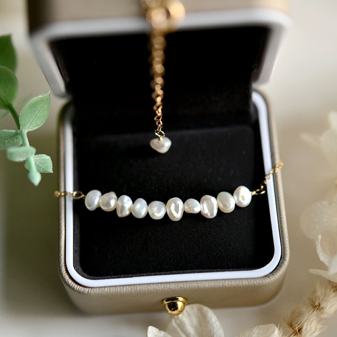Baroque pearl bar necklace that brings happiness June birthstone - 项链 - 宝石 白色