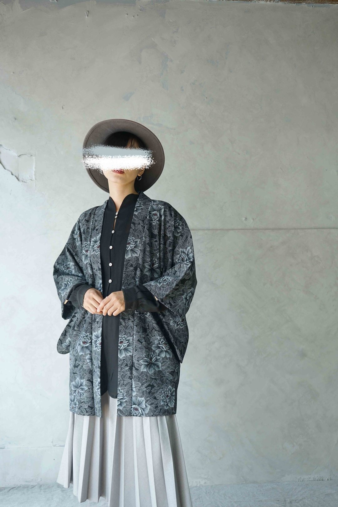 寻宝古着-深灰蓝写意画风格花卉质感日本羽织和服罩衫 - 女装休闲/机能外套 - 丝．绢 蓝色