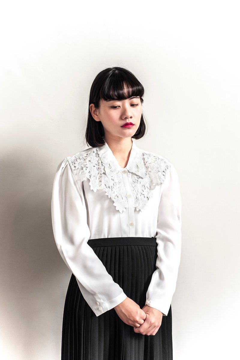 Vintage 纯白刺绣雕花古着衬衫 - 女装衬衫 - 聚酯纤维 白色