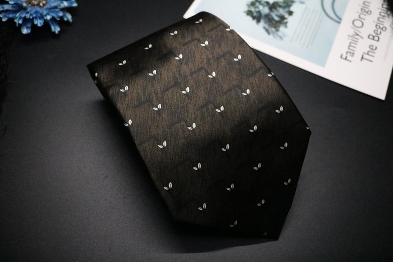 咖啡色小碎花领带/绅士正装休闲百搭necktie - 领带/领带夹 - 丝．绢 咖啡色