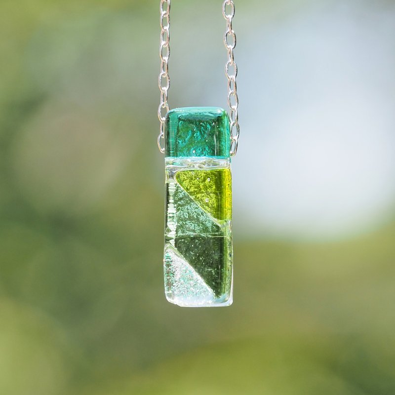 鸡尾酒玻璃 (Cocktail Glass) 【petit】【Emerald】链子项链【预约制作】 - 项链 - 玻璃 绿色