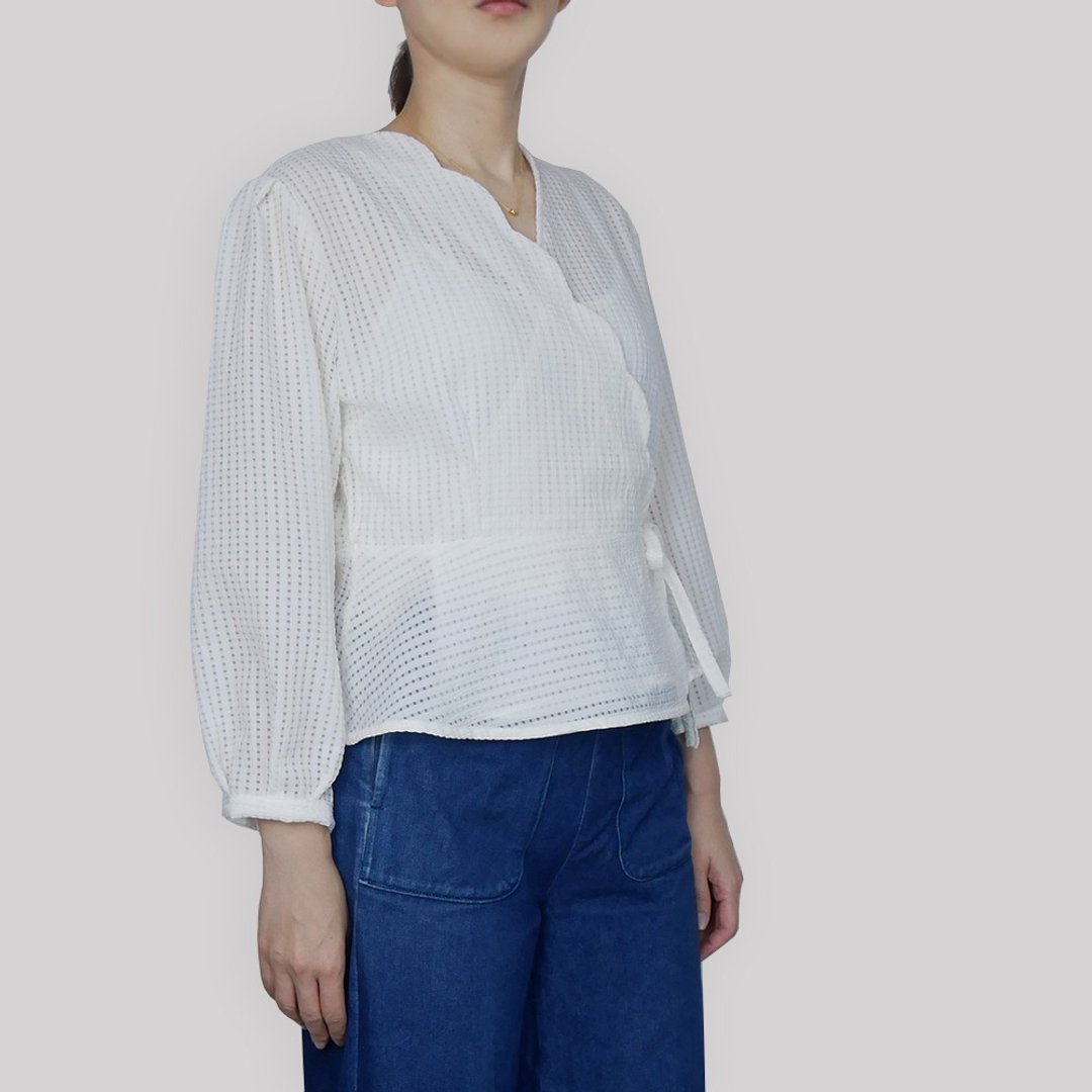 本白格纹开襟腰绑带上衣 - 女装上衣 - 棉．麻 白色